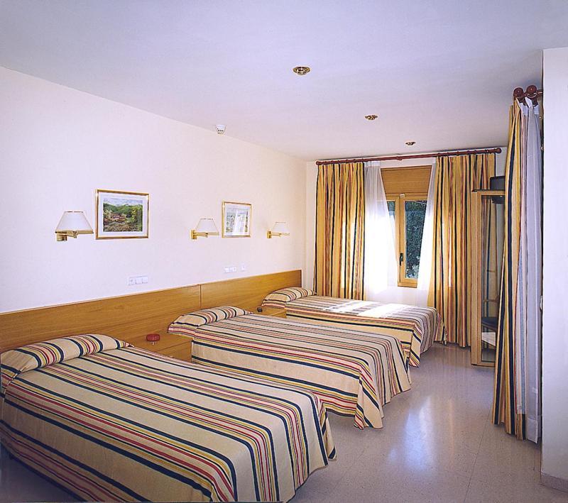 Hostal Mallorquines Riudarenes Exterior foto